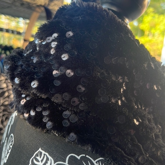 Black faux fur and sequin infinity scarf OS - Picture 4 of 8